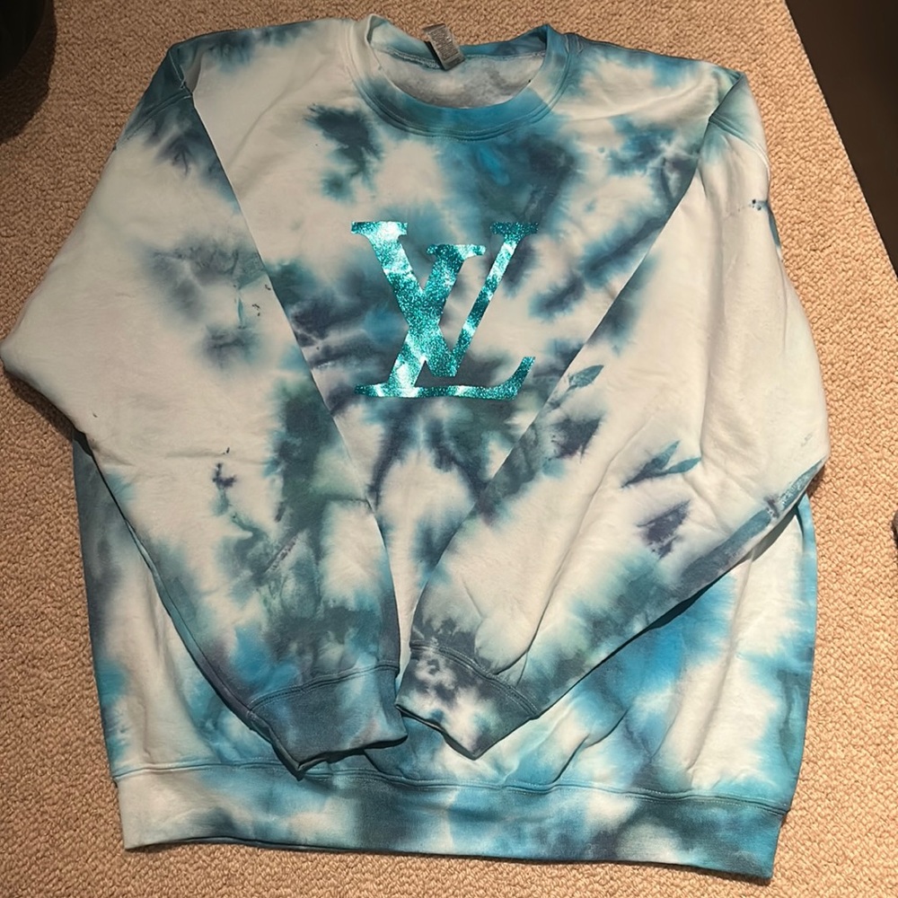 Louis Vuitton, enamel sweatshirt- fake!
